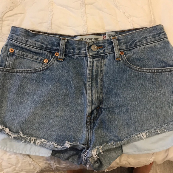 Levis Shorts - Picture 2 of 4